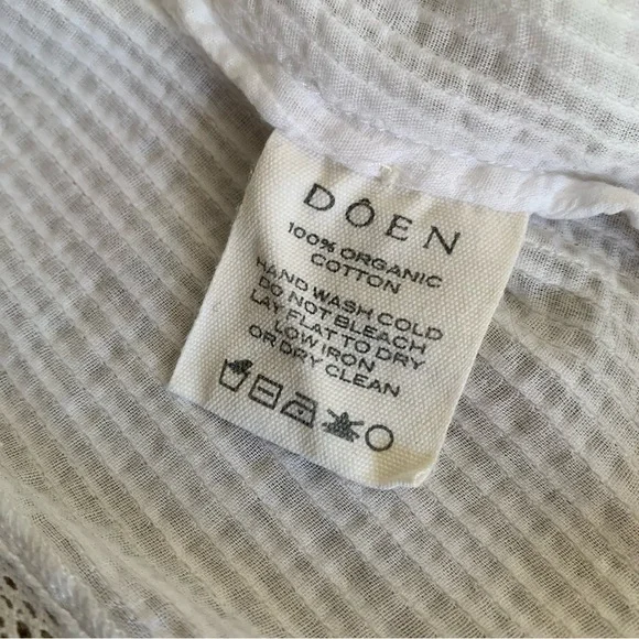 Doen Hallie Cotton Lace Ruffle Button Sleeveless Crop Blouse Top Salt White - Picture 9 of 11